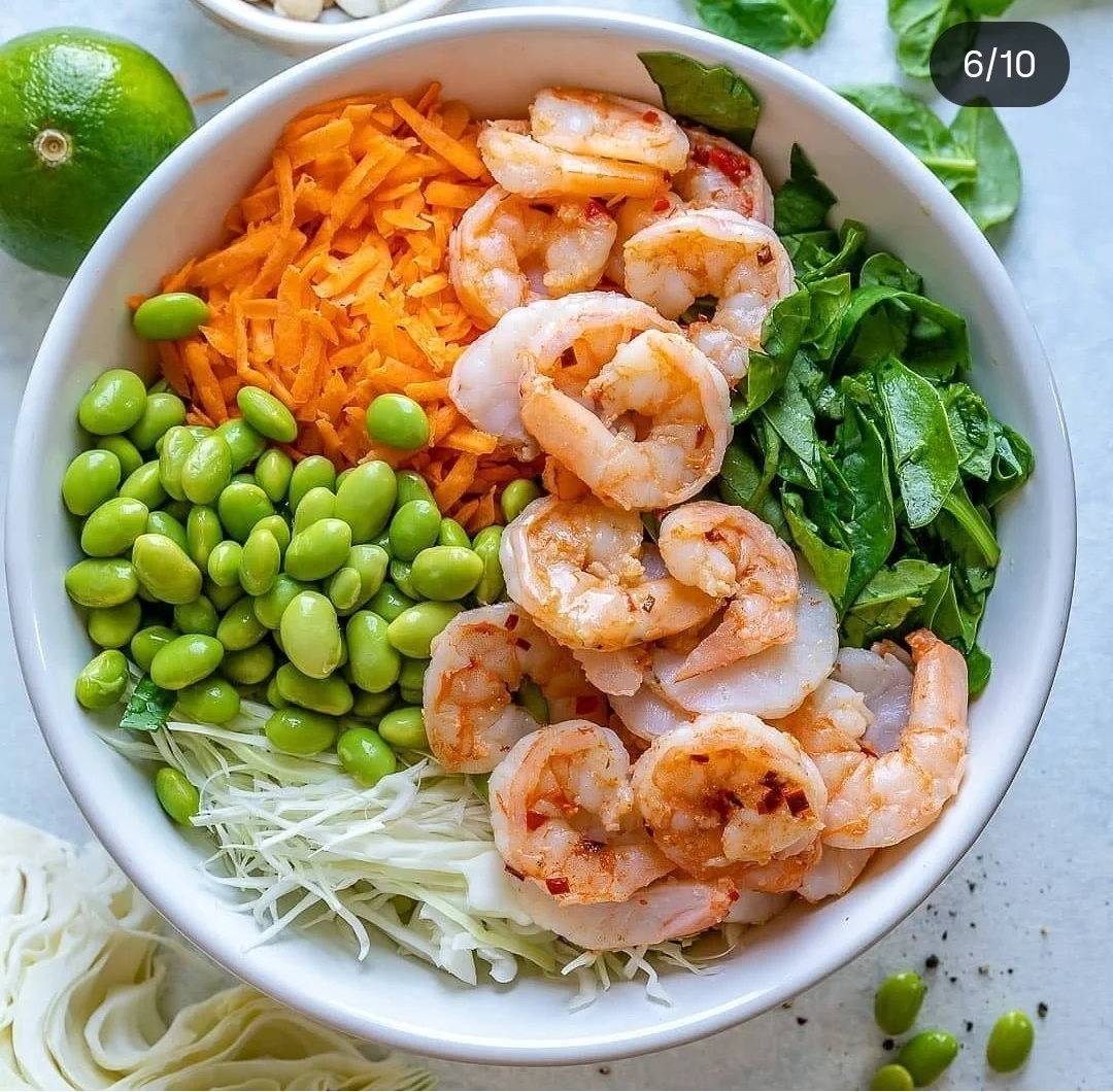 Salade de crevettes, chou et edamame, vinaigrette au citron vert