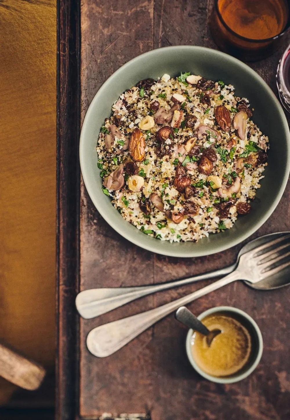 Quinoa et chou-fleur aux amandes et noisettes grillées