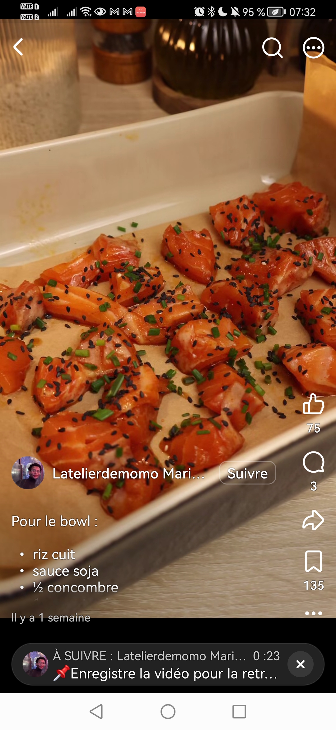 Bowl de riz croustillant au saumon laqué