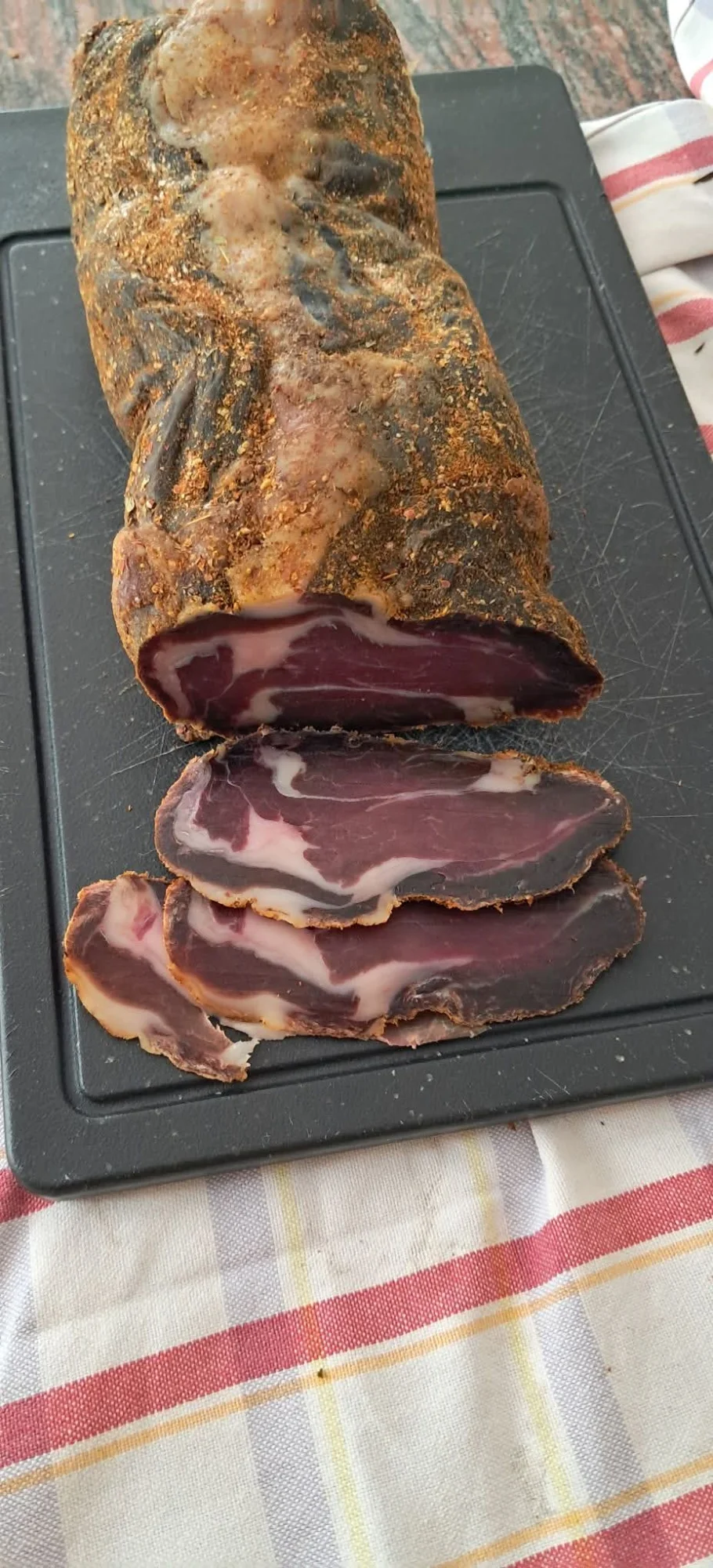 Viande séchée à l’origan et au piment d’Espelette
