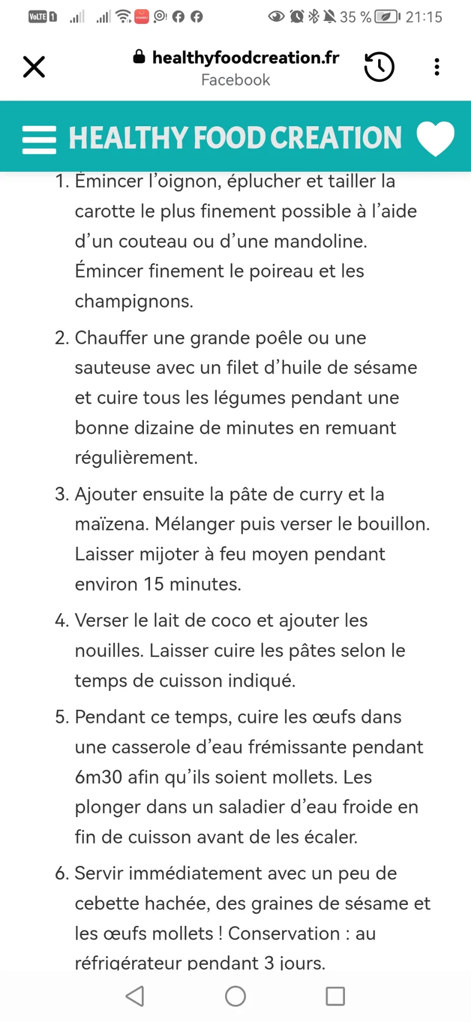 Soupe de nouilles aux légumes, curry et lait de coco, œufs mollets