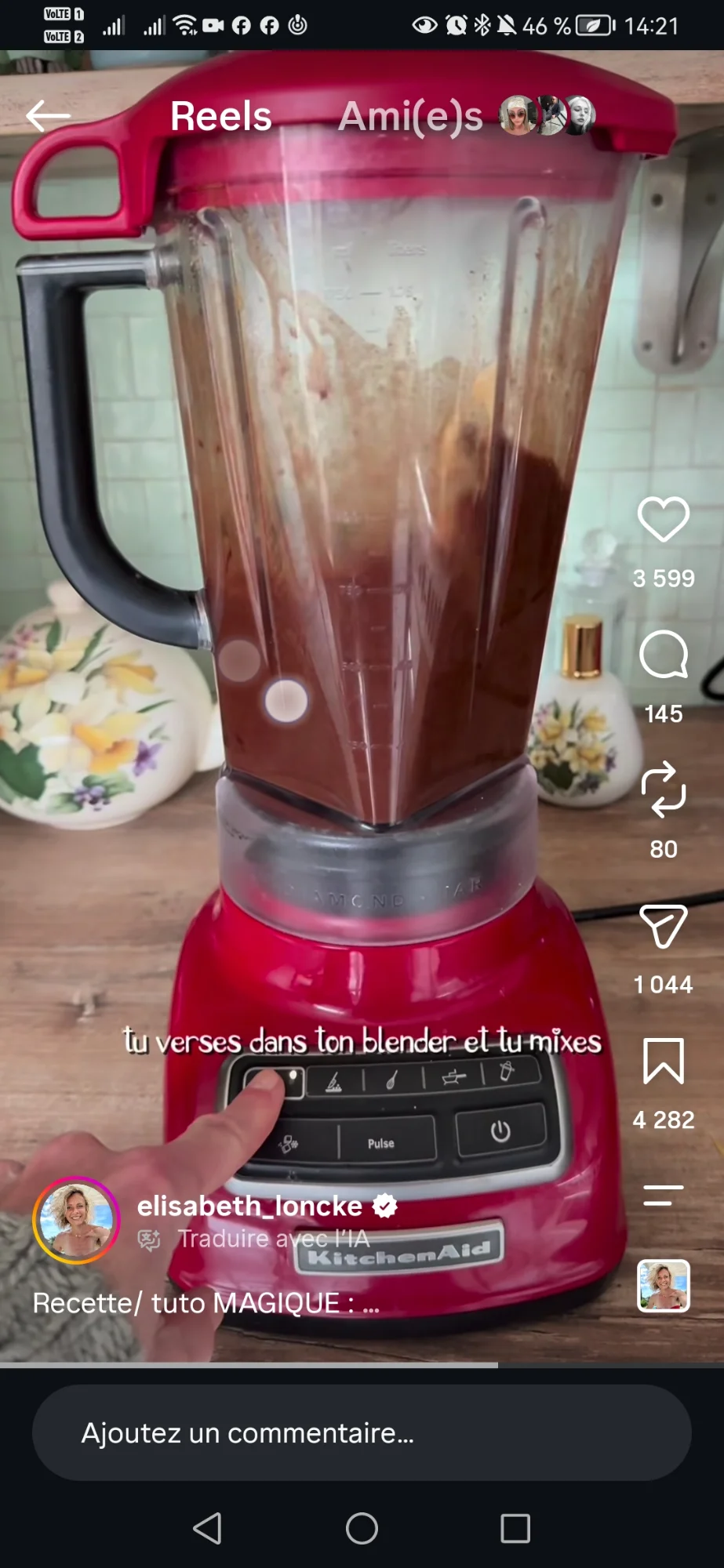 Mousse au chocolat, café et dattes au blender